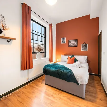 Spacious Birmingham City Apartment Exterior photo