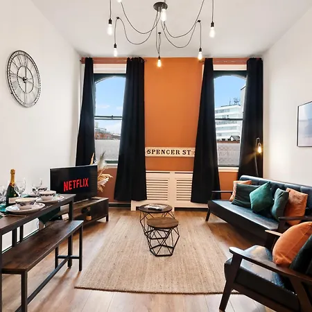 Spacious Birmingham City Apartment Exterior photo